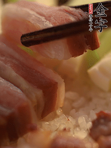 轉(zhuǎn)小火，繼續(xù)蓋蓋子燜2-3分鐘。