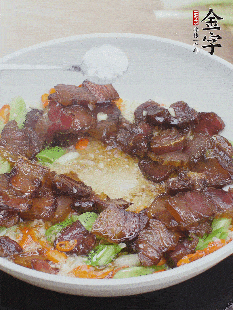 下醬油肉，一點(diǎn)生抽、白糖調(diào)味。