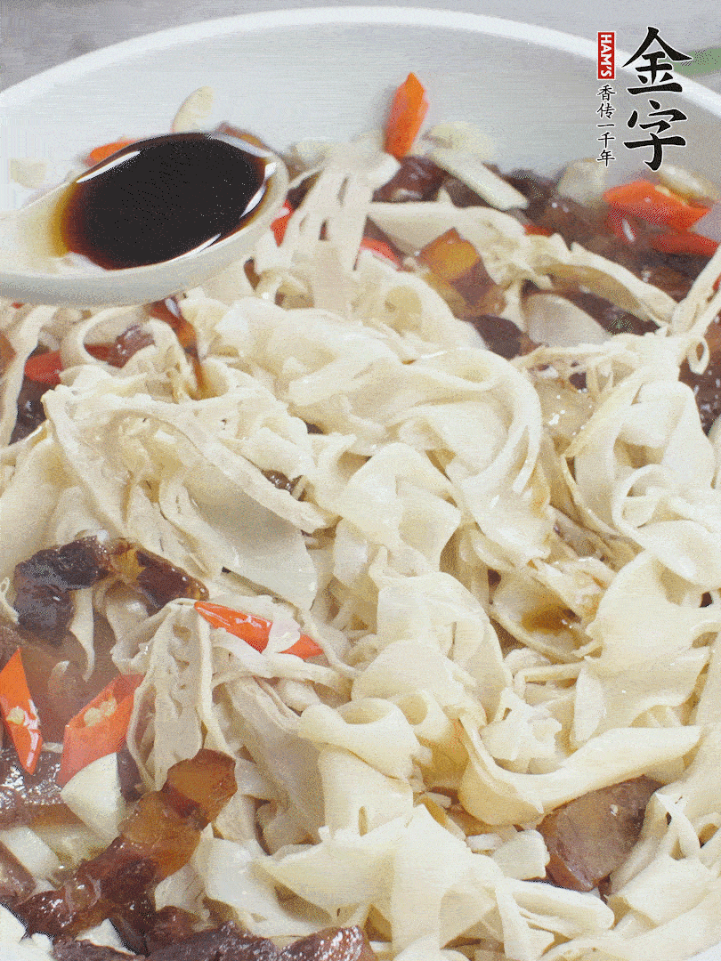 下糯米筍，淋一點生抽、蠔油調味。