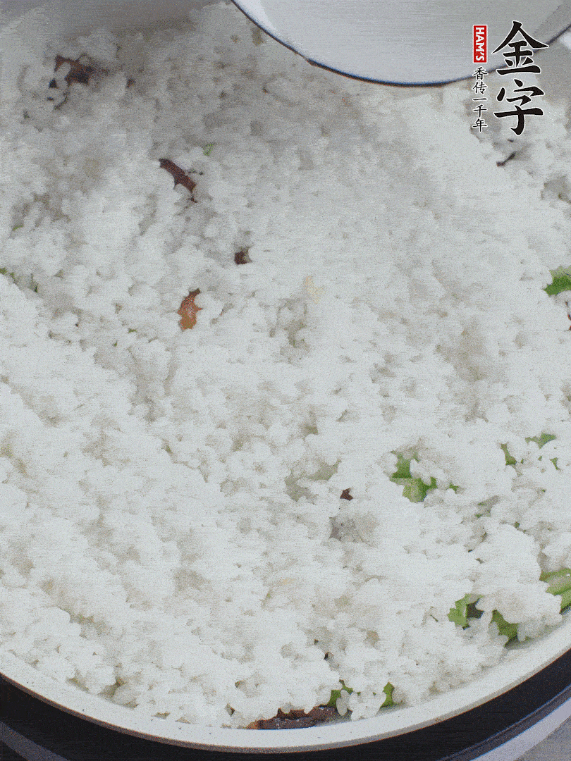 放一碗水，蓋蓋燜煮。