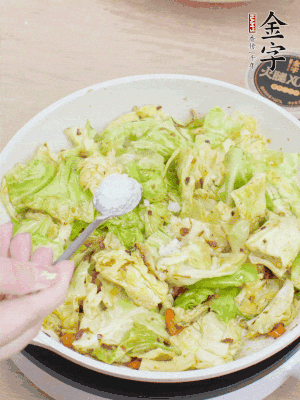 一點(diǎn)鹽、糖調(diào)味。