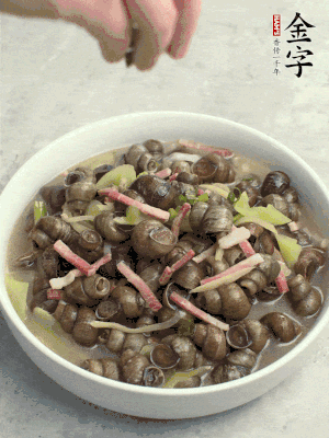 出鍋，撒點蔥花。