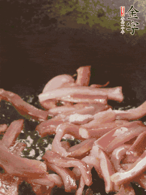 再放豌豆苗翻炒均勻。