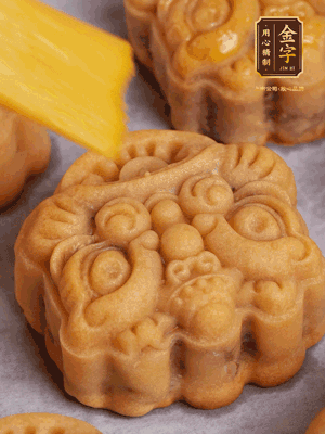 冷卻5分鐘刷上蛋液，160℃再烤10分鐘，回油1晚更香