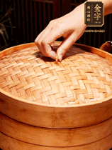 麻辣香腸蒸10分鐘，切成片，蒜苗切斜段，姜蒜干辣椒小米椒切碎