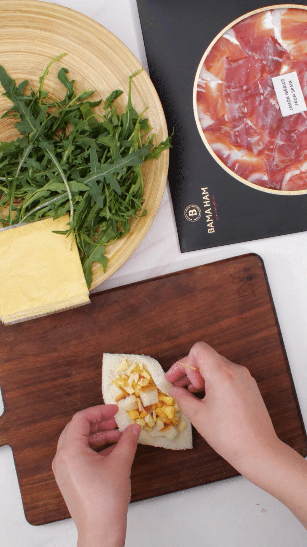 一片吐司，放一片芝士
