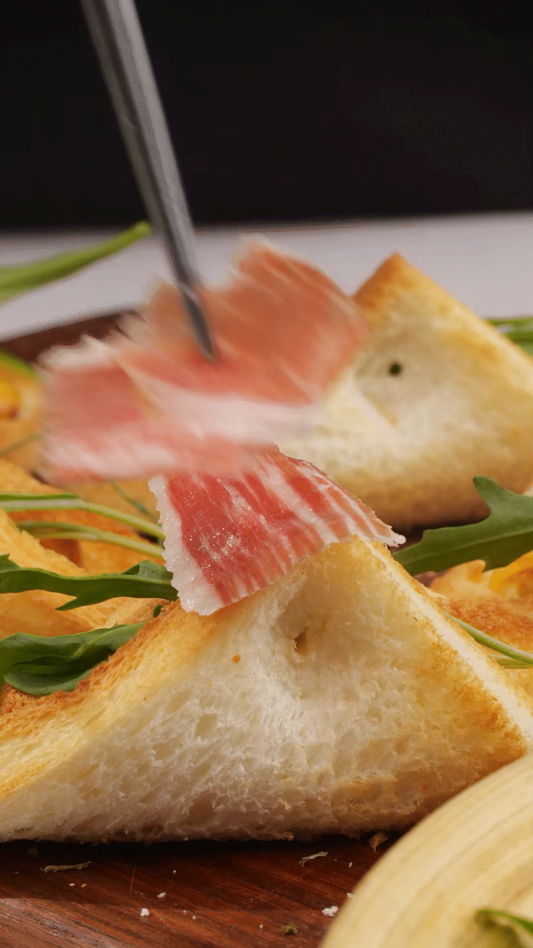 對折，用牙簽固定
